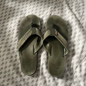 Rainbow Sandals size Medium